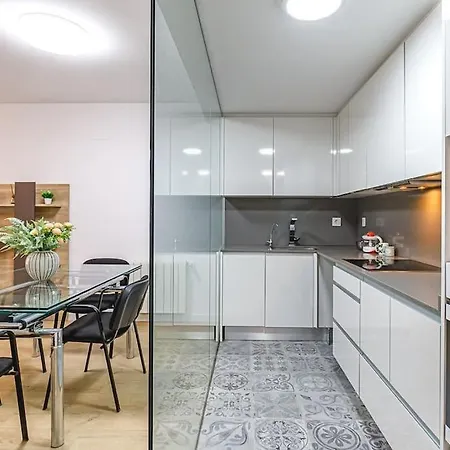 Moderno Apartamento Con Ac En Lorenzo Casanova *